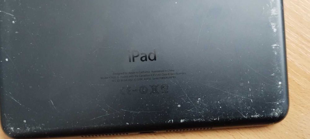 Планшет 7.9" Apple A1432 iPad mini 16GB