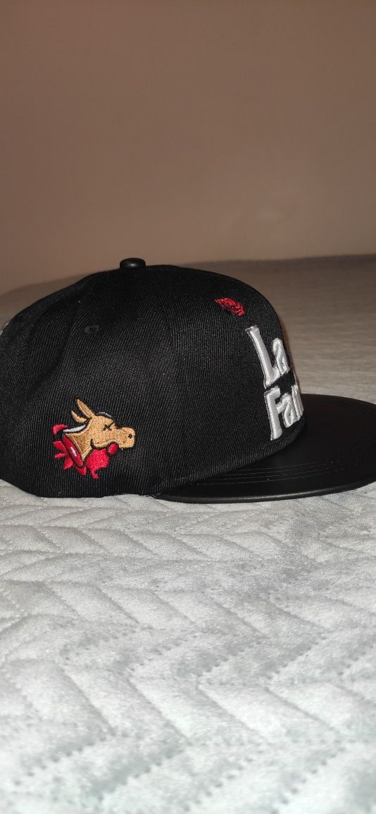 Full cap La Familia