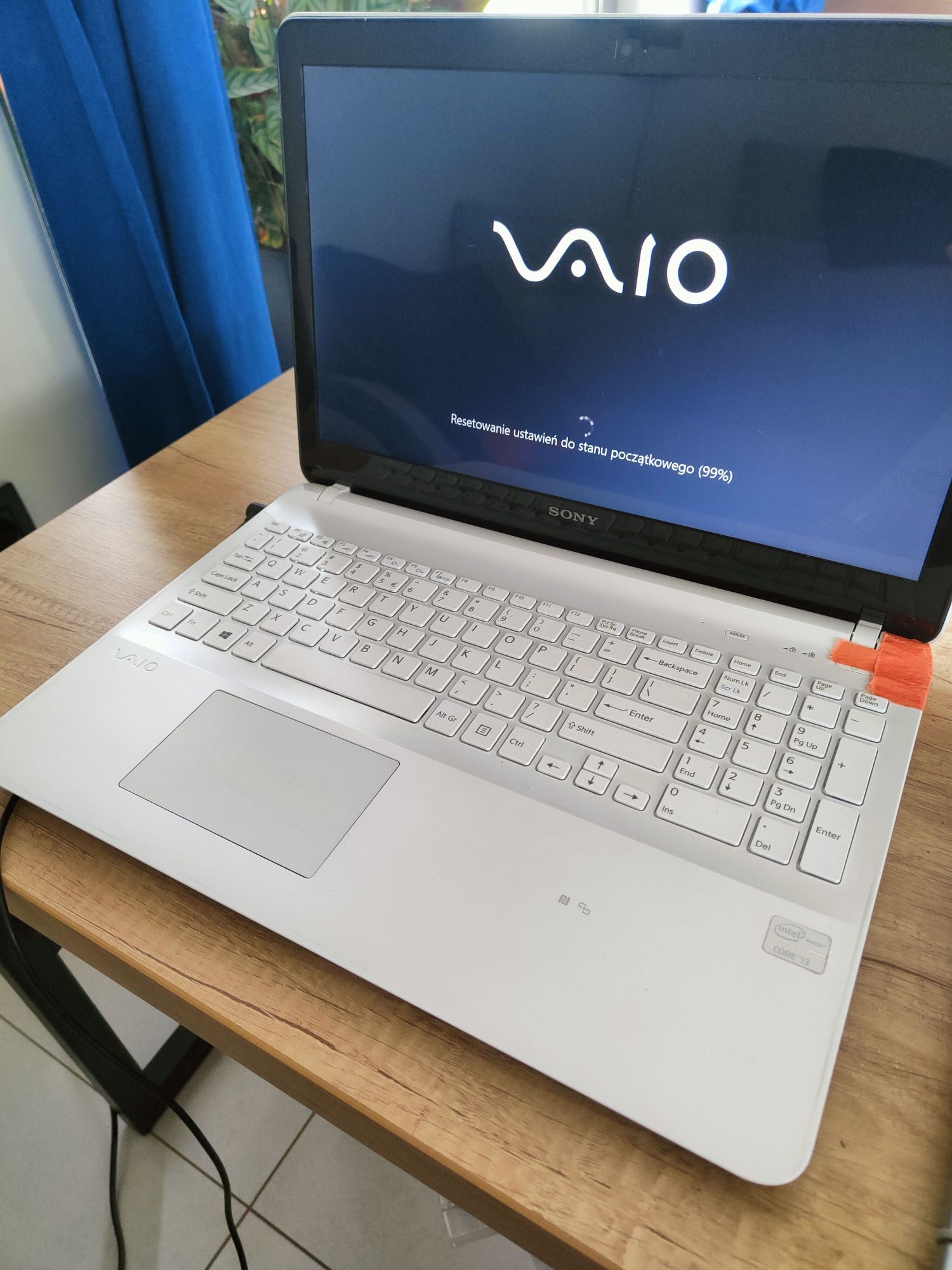 Laptop Sony Vaio biały SVF152A29M z oryginalnym zasilaczem