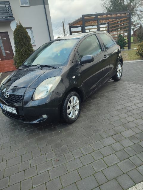 Sprzedam Toyotę Yaris 1.3 benzyna