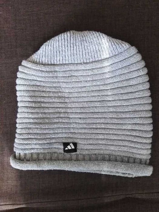 ADIDAS. Czapka zimowa damska.