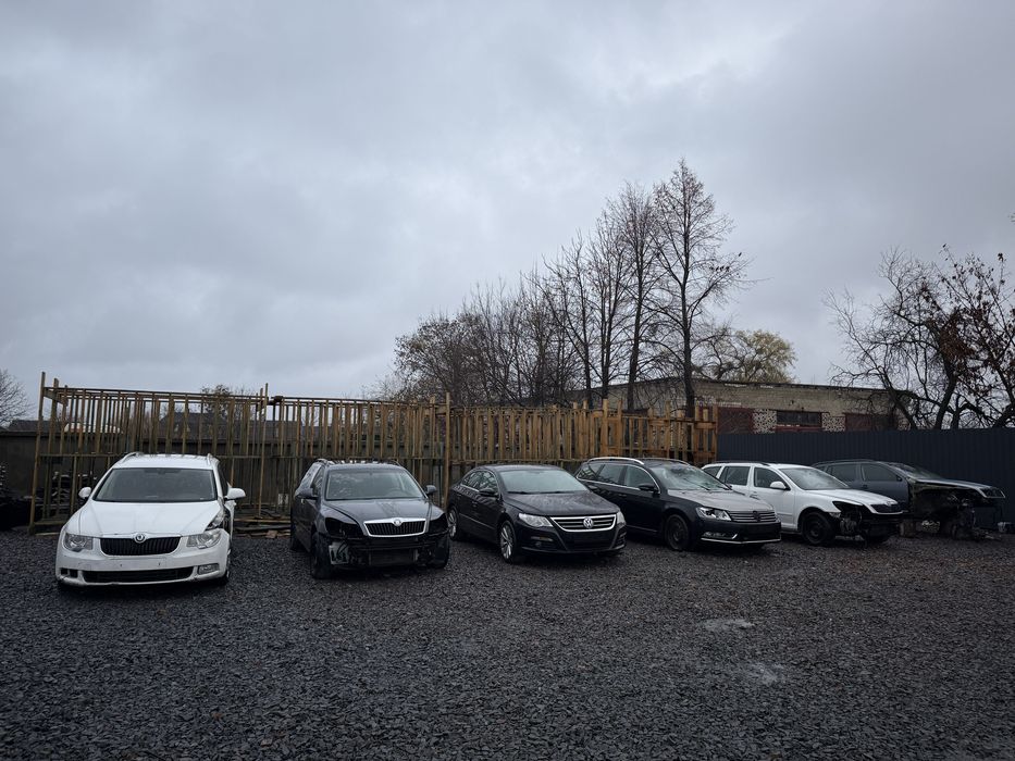 Бампер передній шкода октавія суперб 2  а5 пасат б7 сс