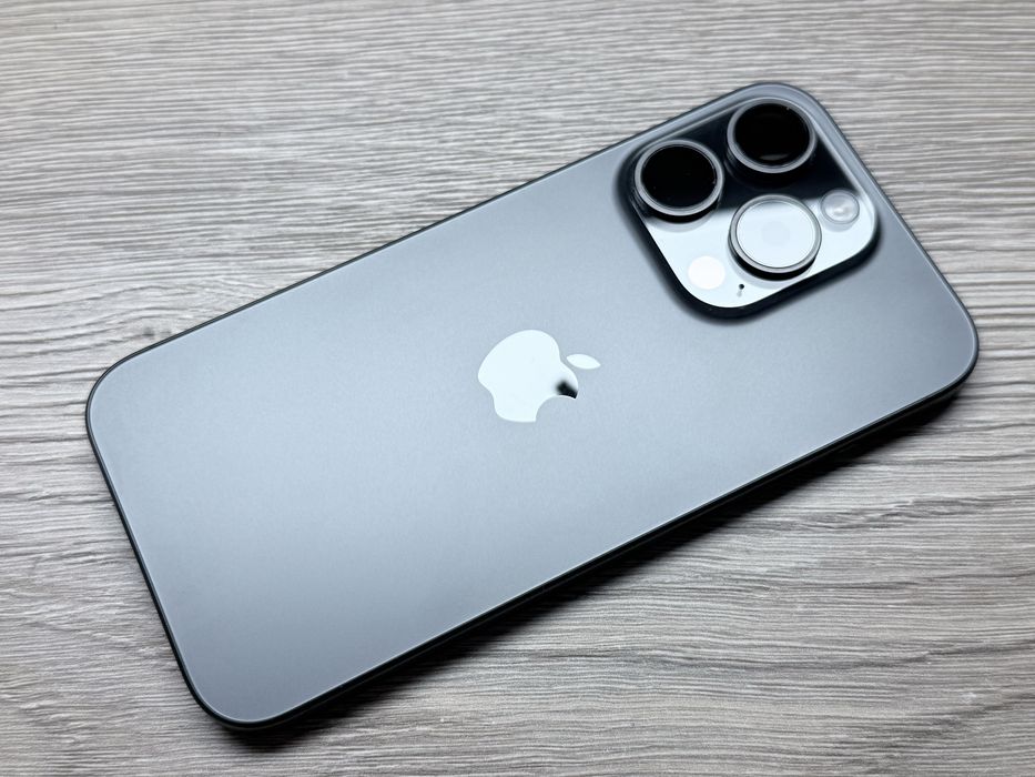 Oryginalny korpus obudowa plecki Apple iPhone 15 Pro demontaż wymiana