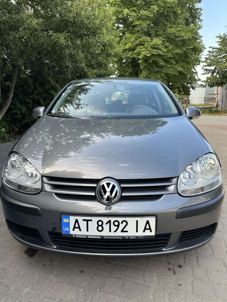Автомобіль Volkswagen Golf 2004 1,6 Mpi