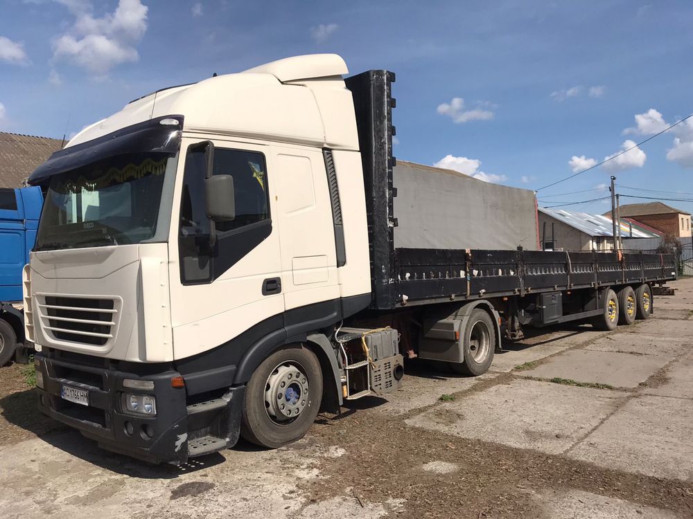 IVECO тягач з причепом
