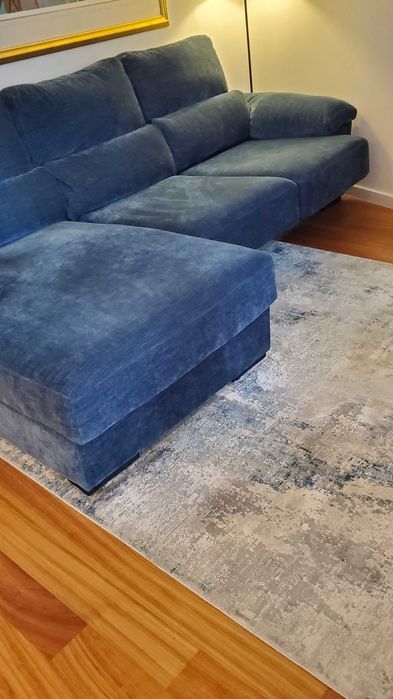 Comfortable 3-seater sofa with chaise