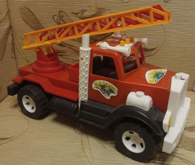 Пожежна вантажівка дитяча