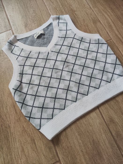 Женский укороченный жилет спенсер.