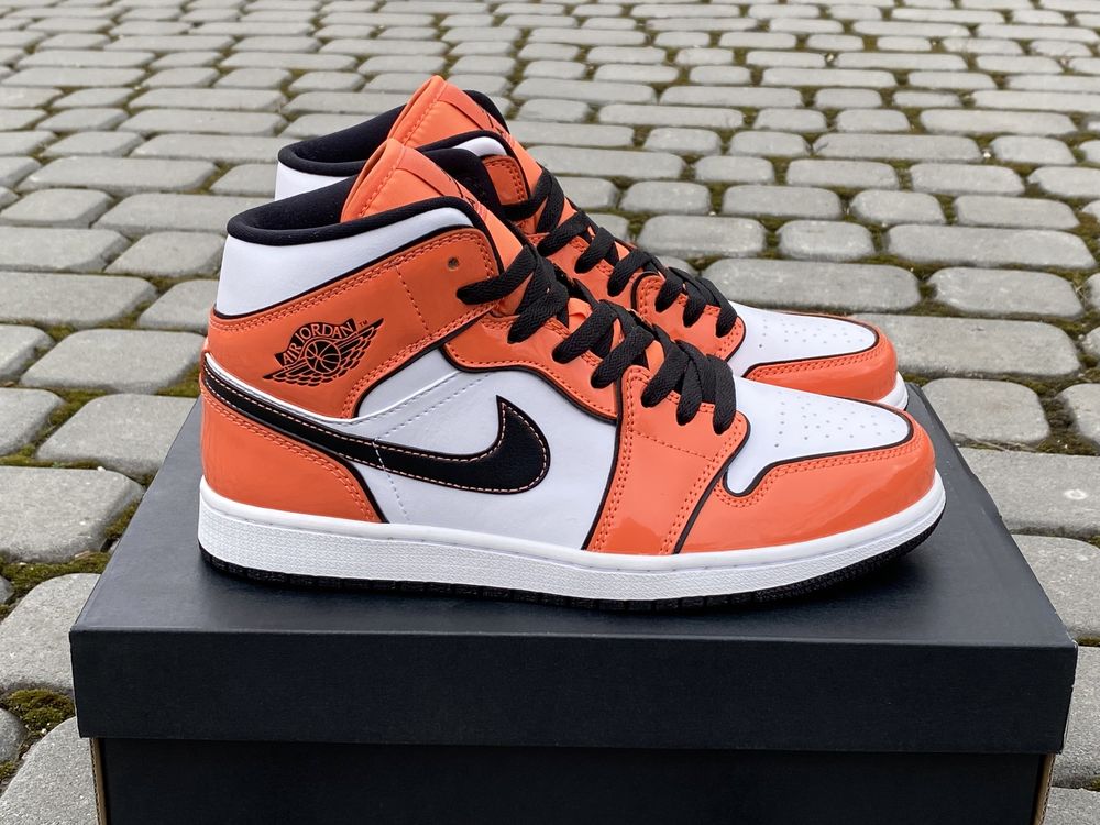 Оригінал Кросівки Nike Air Jordan 1 Retro Mid SE Turf Orange Джордан