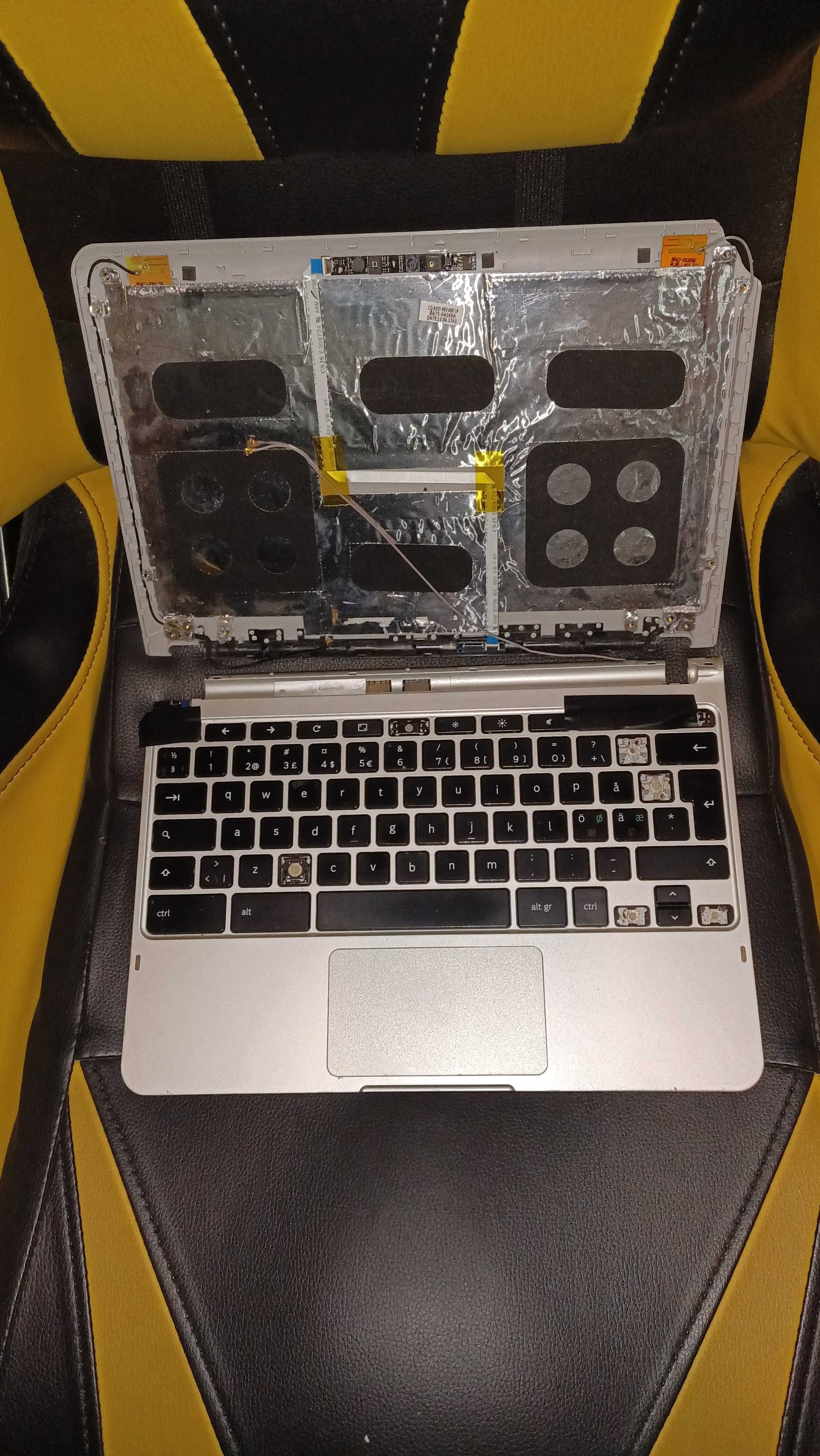 Samsung Chromebook xe303c12 - 2шт (запчасти).