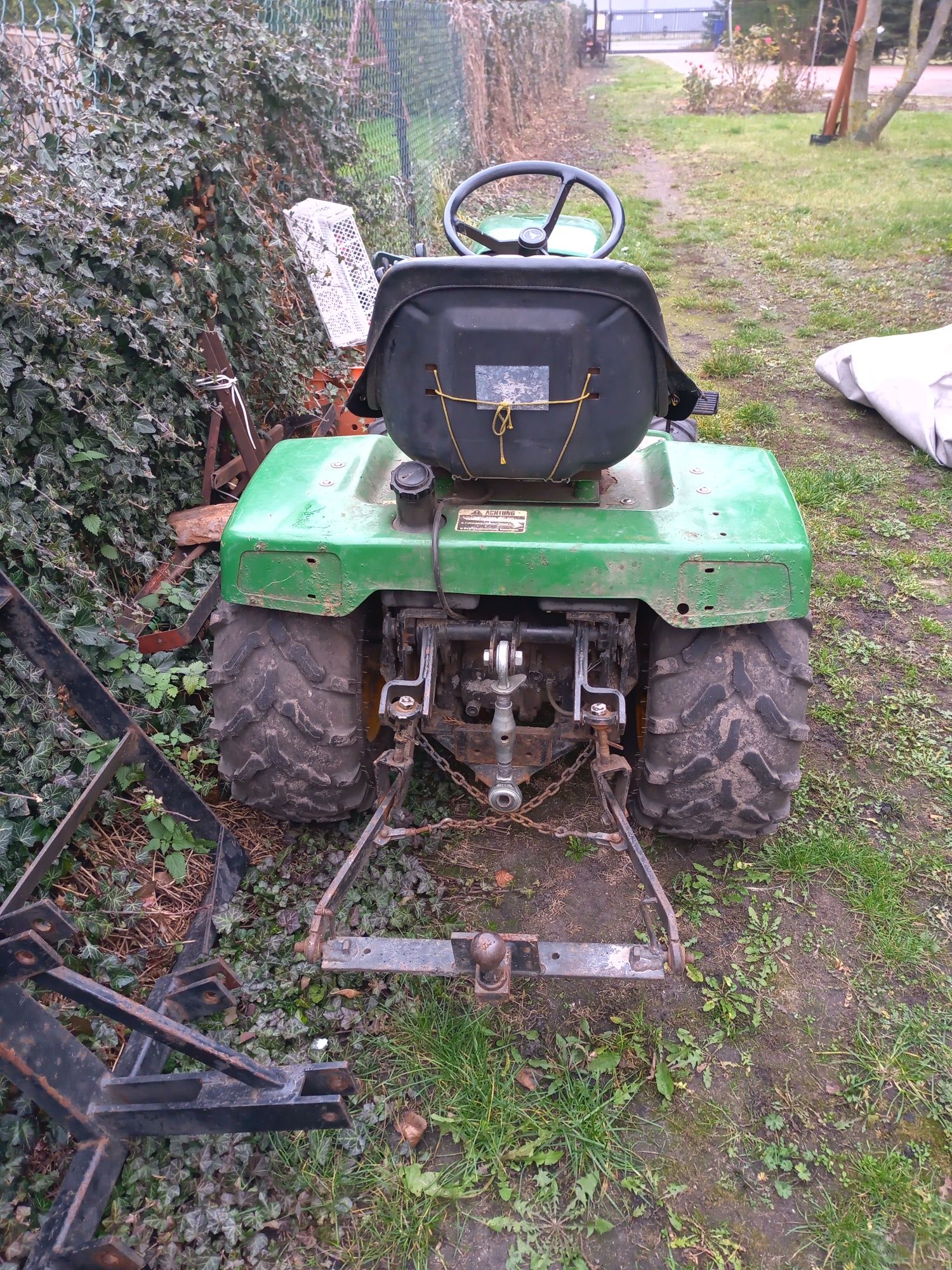 Traktorek John deere 318