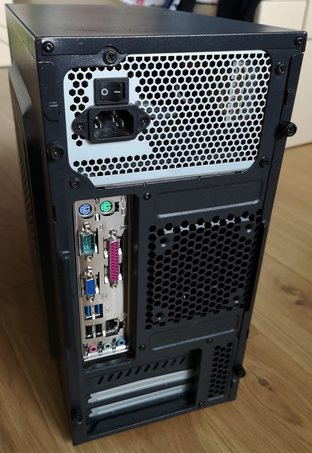 Komputer PC I5-4590 4GB RAM HDD 80GB. Płyta główna MSI H81M-P32L