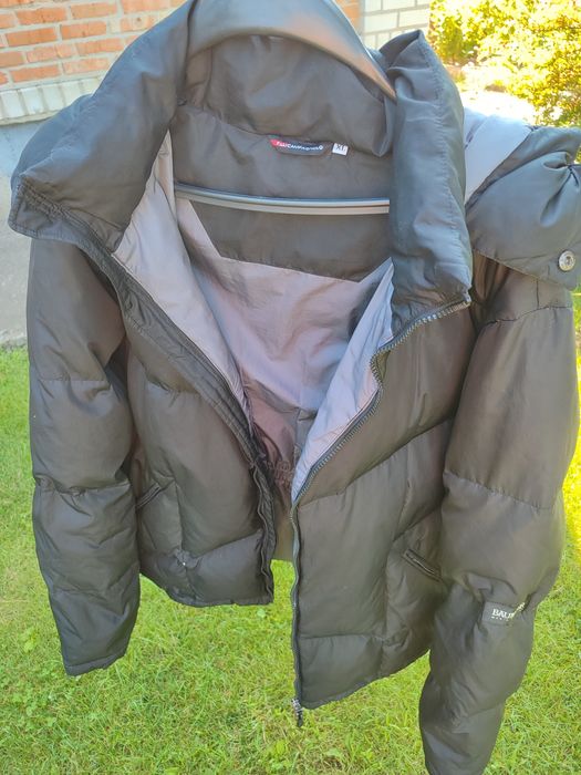 Дуже тепла пухова куртка