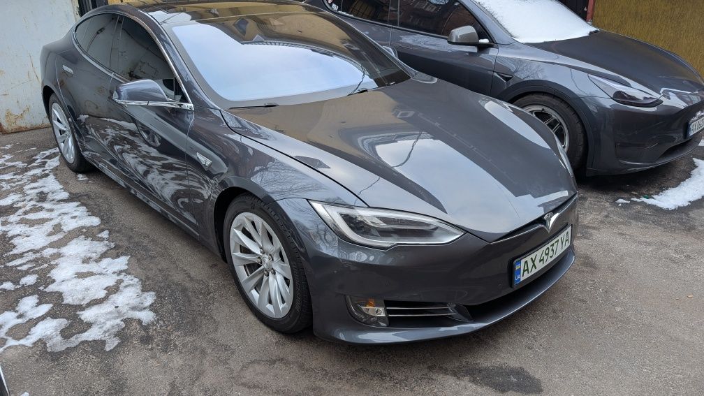 Tesla s rest 2016