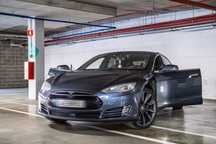 Tesla Model S 85