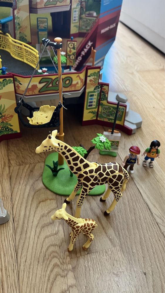 Playmobil Zoo com caixa