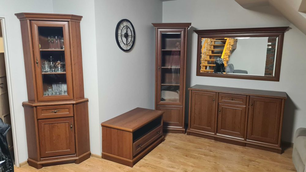 Zestaw mebli, komoda, witryna, szafka pod TV