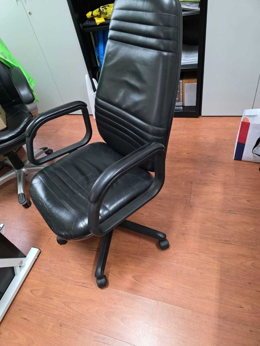 Cadeira escritório usada