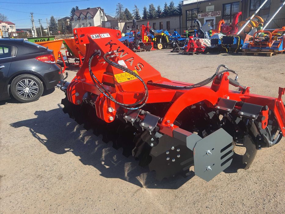 Brona Talerzowa 2,5 Wał daszkowy hydrauliczny  talerze fi 560