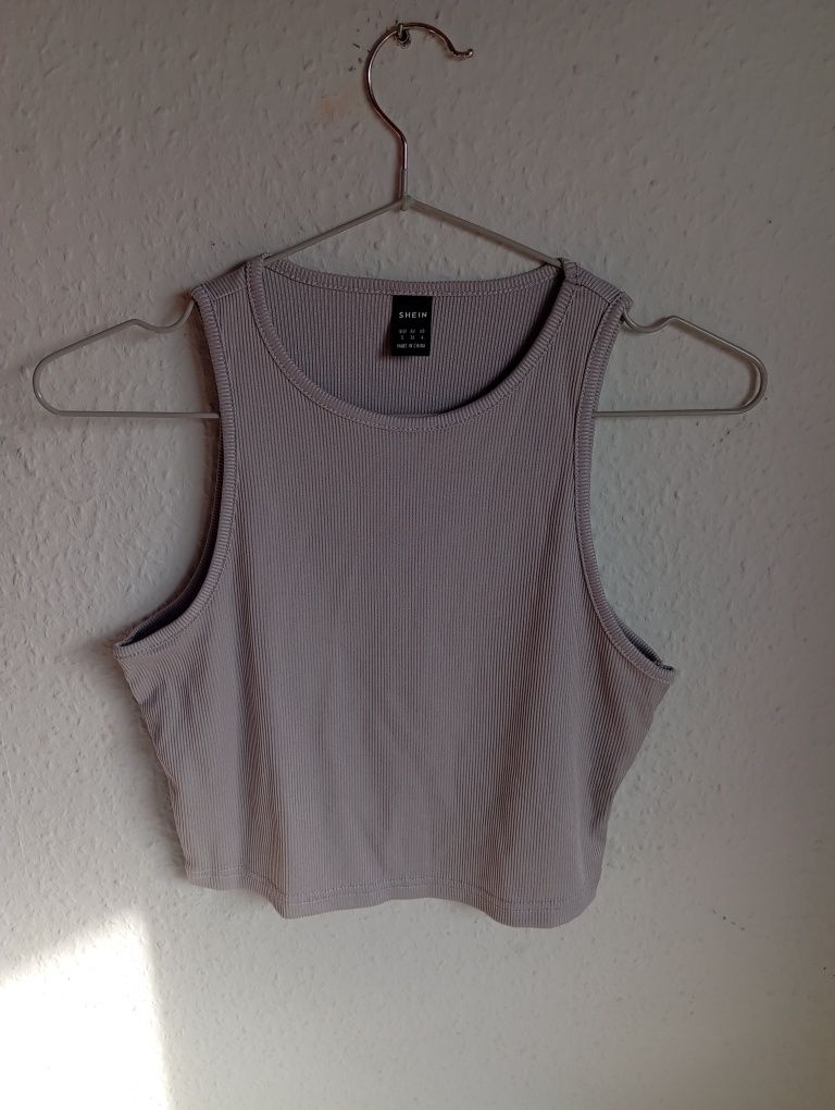 .szary crop top.