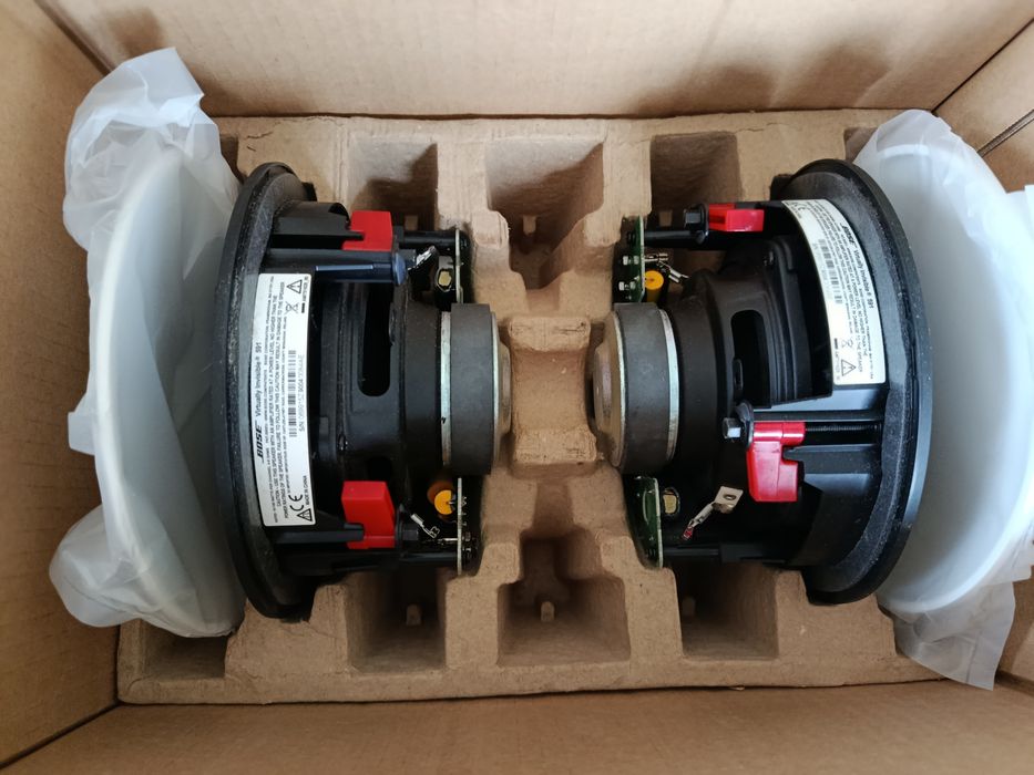 Colunas e amplificador WiFi bose