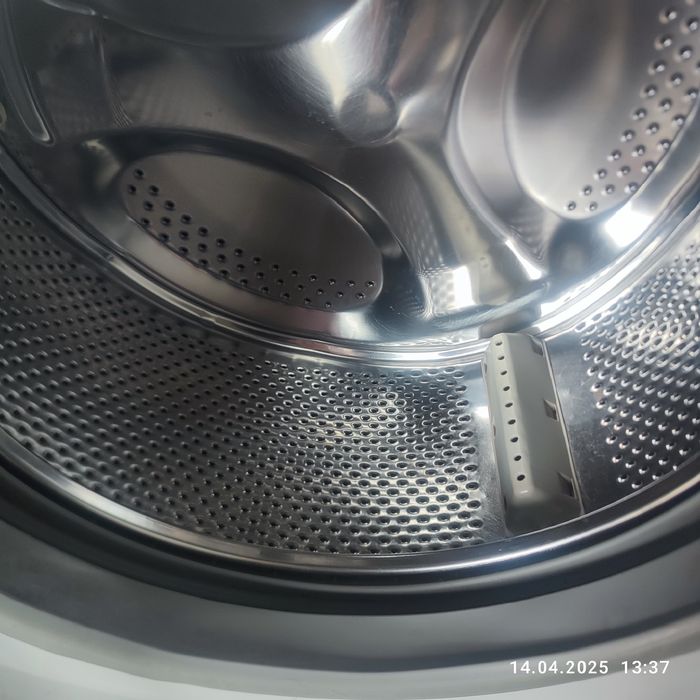 Стиральная машинка. Indesit iwsb 5085 под ремонт или на запчасти.