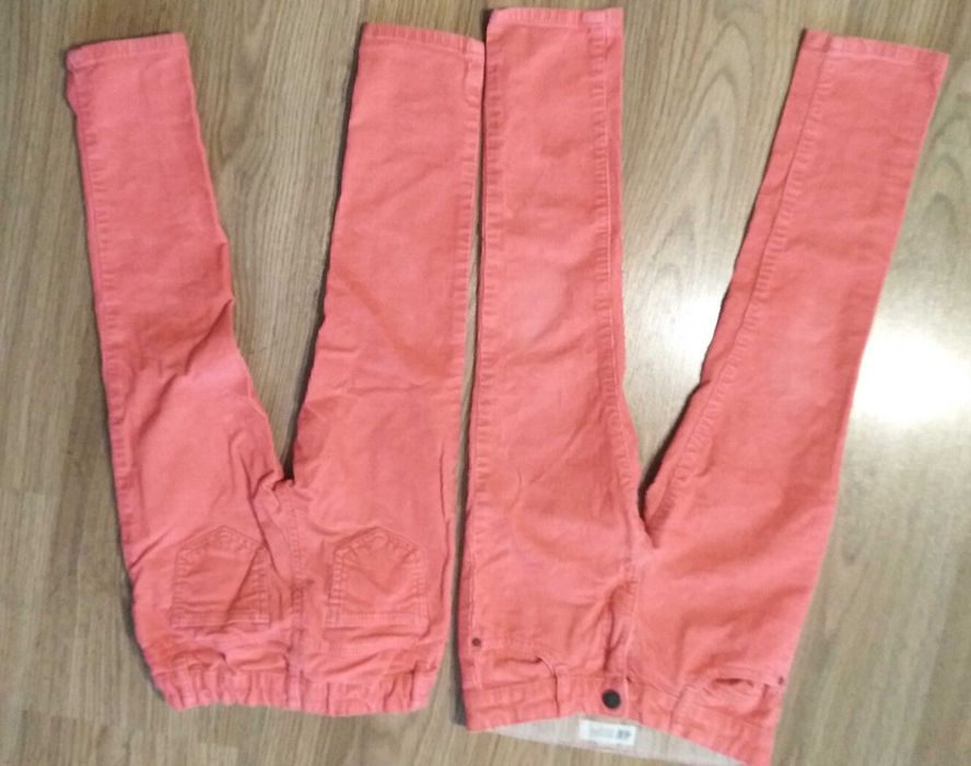 Spodnie sztruksowe firmy H&M dla bliźniaczek, jak nowe.