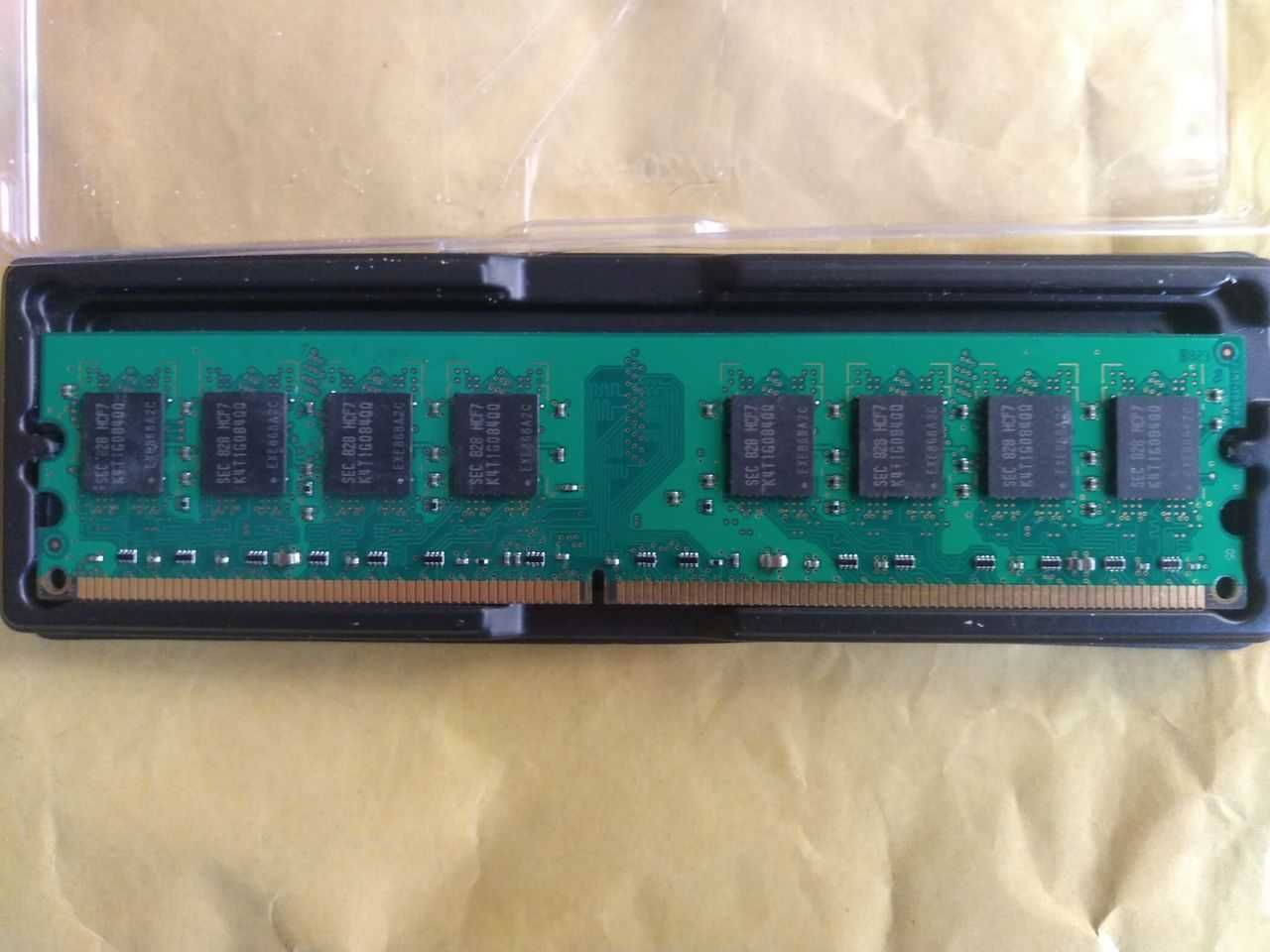 Оперативна пам'ять Samsung DDR2, (2 GB)