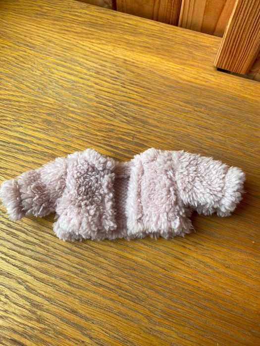 Пушистый жакет, купальник и кедики куклам Paola Reina ростом 32 см.