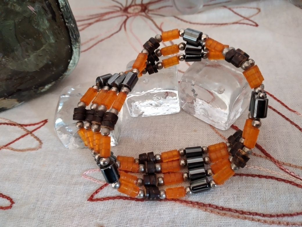 Colar ou bracelete com imans