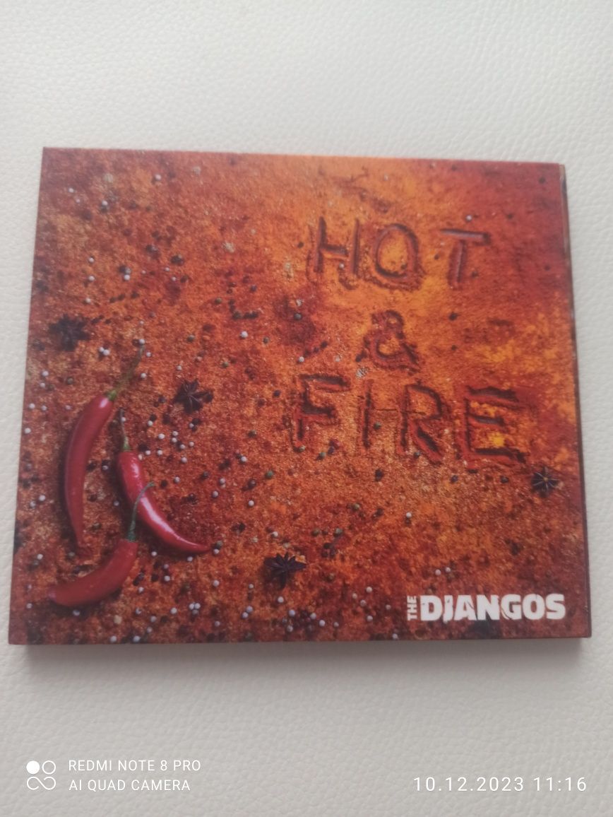 CD Hot & Fire The Djangos