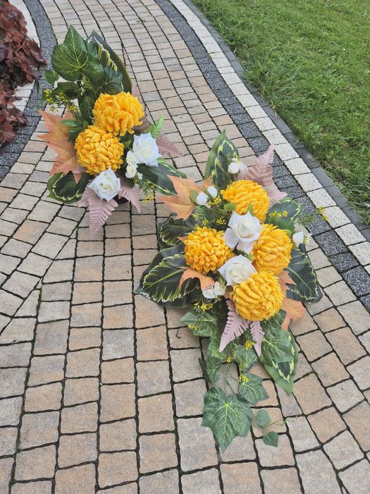 Komplet bagrobny zestaw żółte chryzantemy bukiet na grób stroik