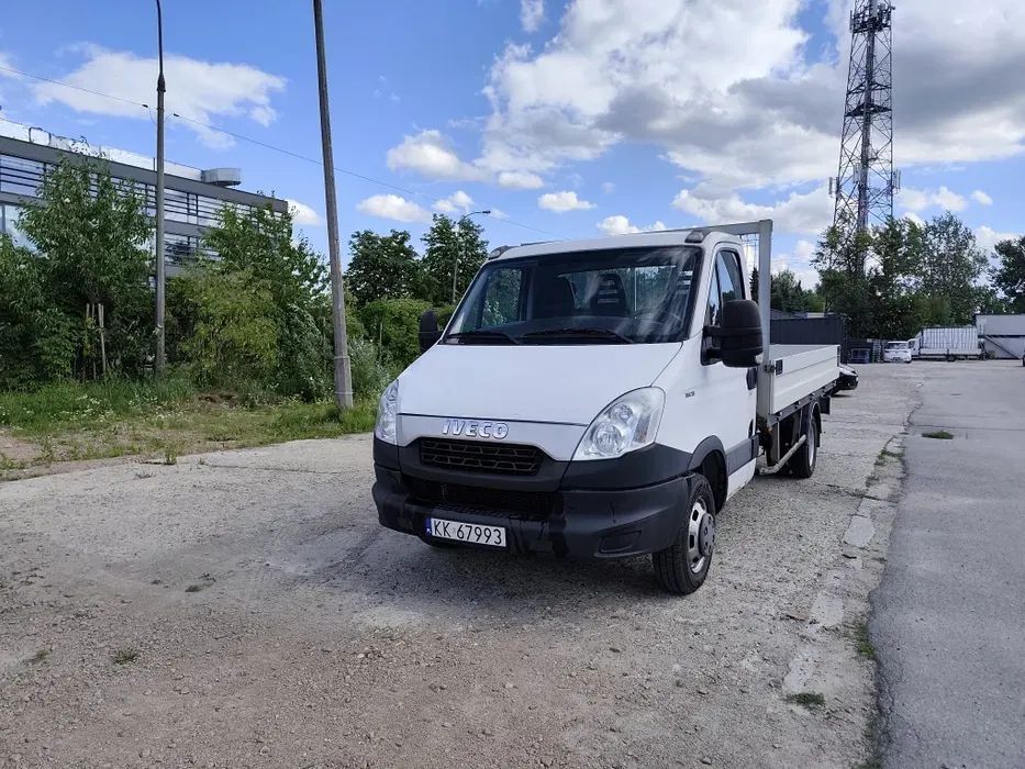 Iveco Daily 35C13  Sprzedam doinwestowane IVECO Daily 35C13 skrzynia 4x2,05m 2014r FV 23%