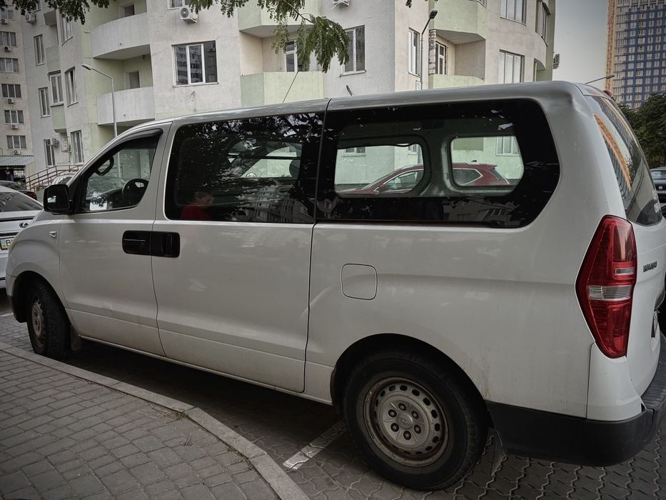 Микроавтобус Hyundai H1