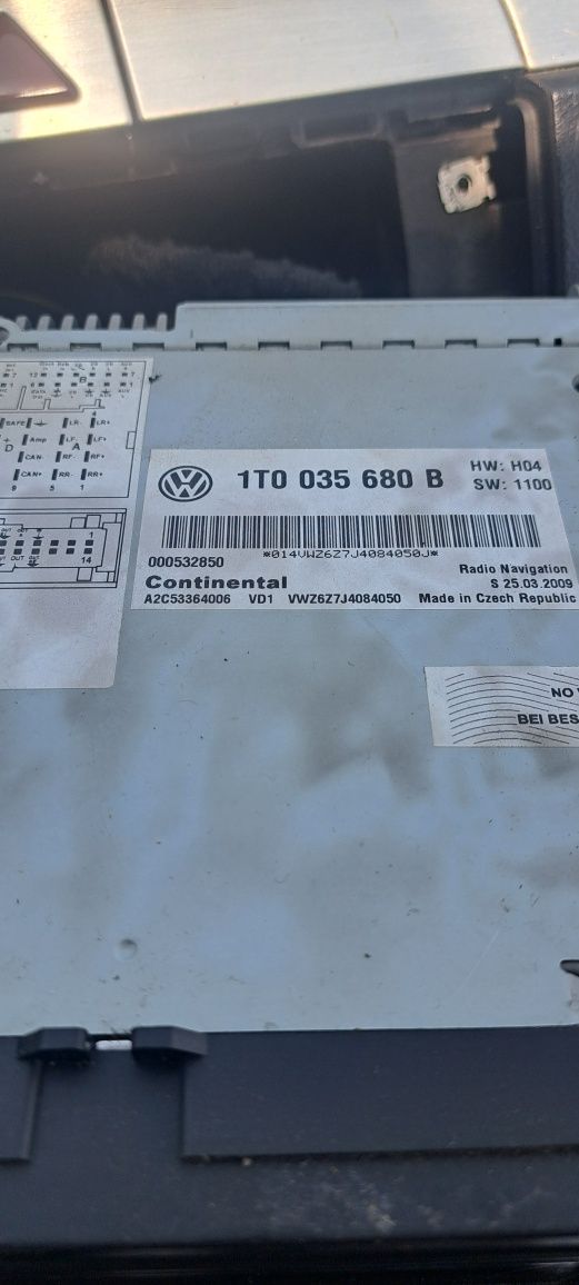 RADIO SAMOCHODOWE VW pasat b6 uszkodzone