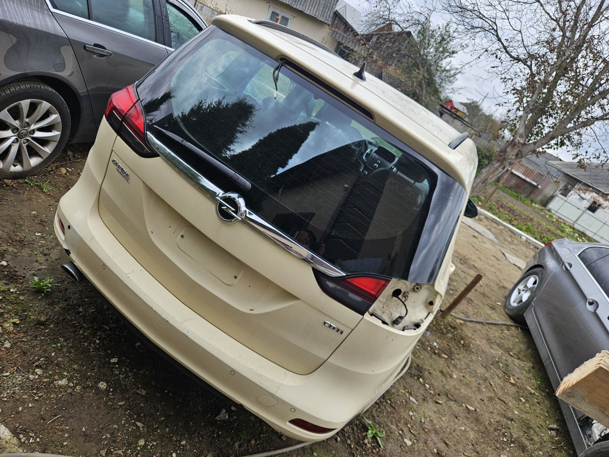 Опель Зафіра Ц Бампер Капот Крило Фара Стоп Решітка Скло Opel Zafira C