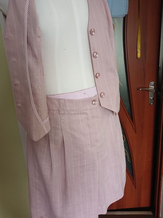 Костюм з льону жилет і шорти