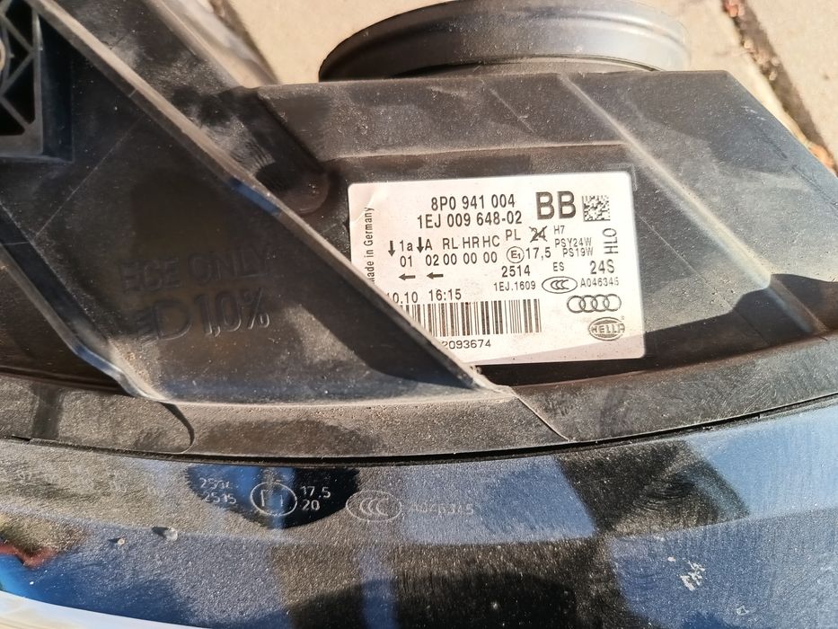 Lampa prawa prawy przód Audi A3 8P LIFT EU ładna oryginalna części