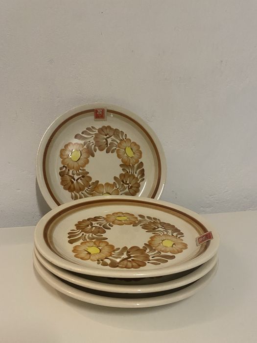 Wloclawek fajans 4 nowe talerze