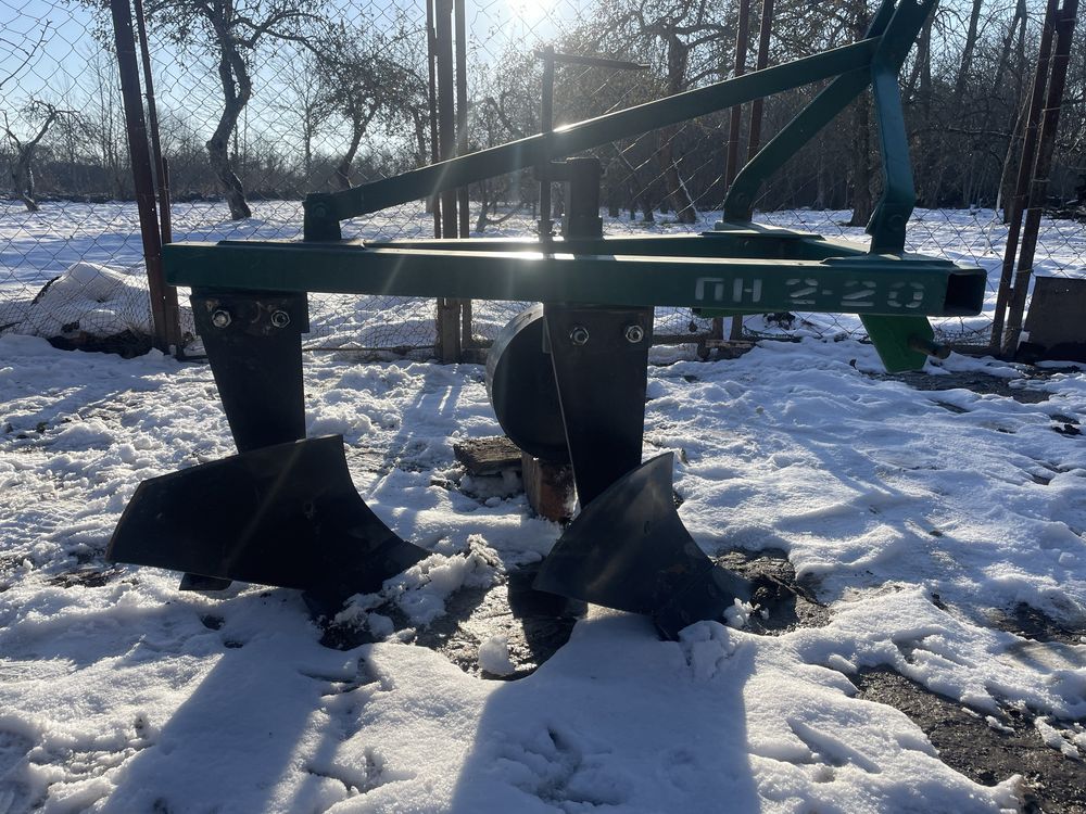Плуг двох корпусний