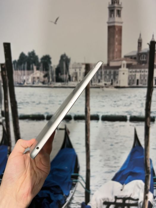 планшет Apple iPad 8 покоління 128gb 2020 10.2 Silver з гарантією