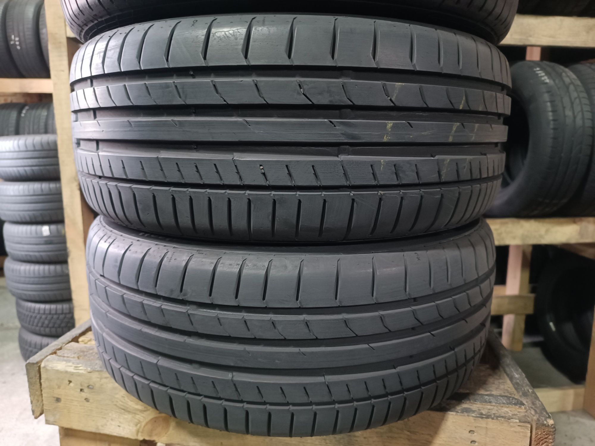 Літні шини CONTINENTAL 225/40 R18 резина Р18