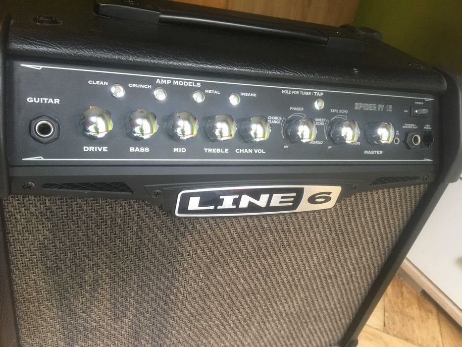 Line 6 Spider IV 15 Wzmacniacz gitarowy typu combo stan bdb 15W 8"