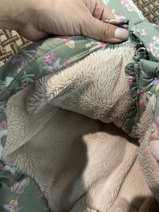 Зимова курточка на дівчинку 116/122 Next