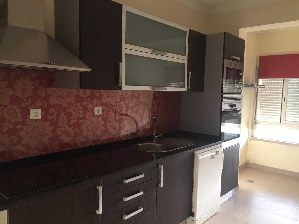Quarto em Apartamento T2