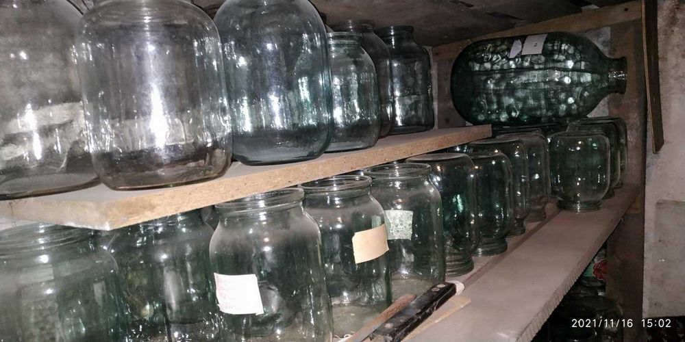 банки стекляные - 3 литровые ( 13 шт.)