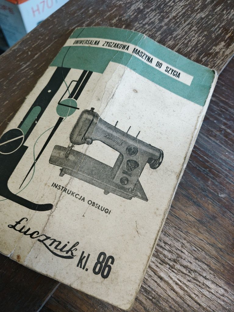 Retro Maszyna łucznik 86 z biurkiem, sprawna !