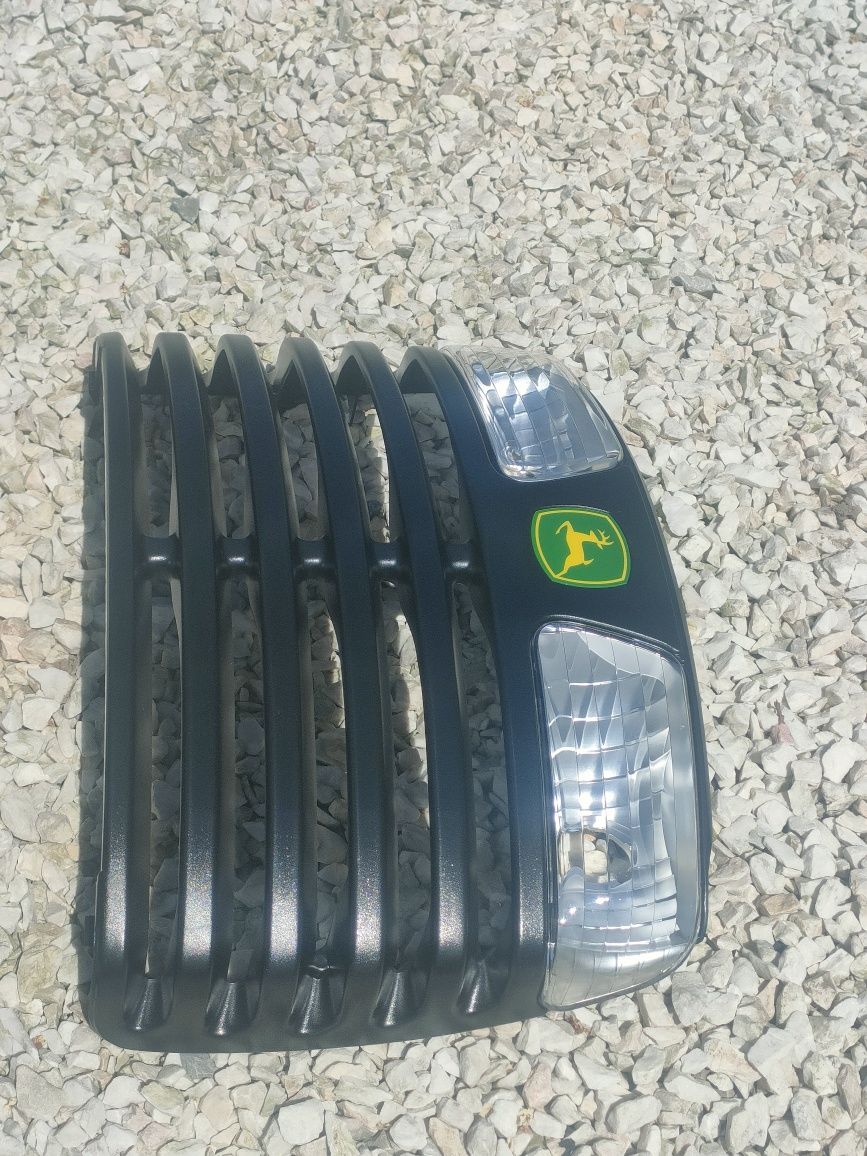 Traktorek kosiarka John Deere lt ltr grill maski przód