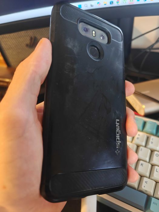 Telefon komórkowy LG G6 (LG H870) z kartą SD 64GB i etui
