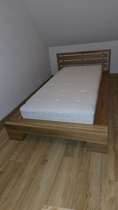 Łóżko bardzo solidne dębowe. 90x200 pod materac